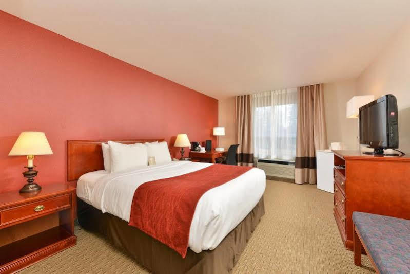 Comfort Inn & Suites South YYC Exterior foto